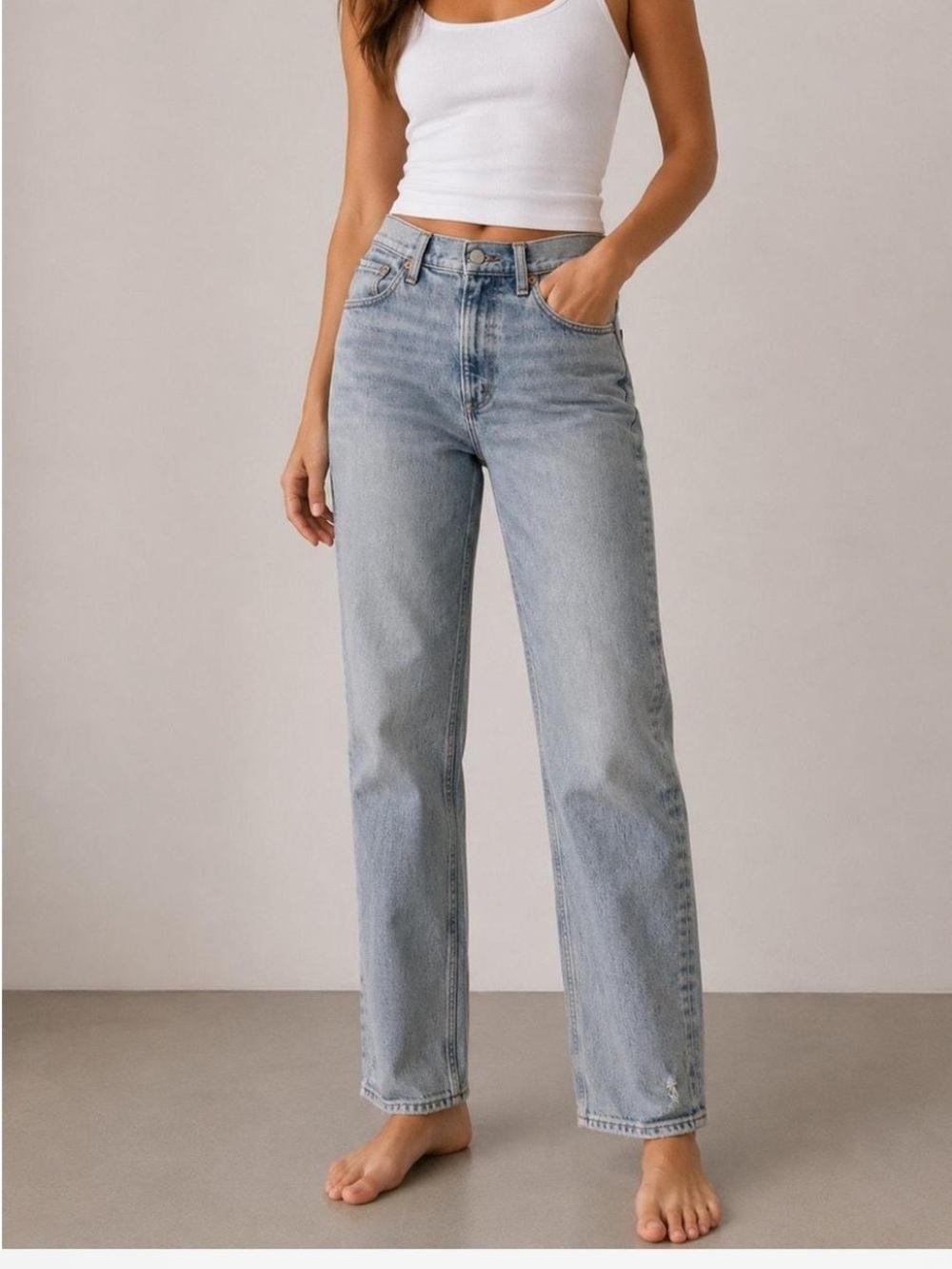 Abercrombie & Fitch The 90s Straight Ultra High Rise Light Wash Jeans 37/24R New